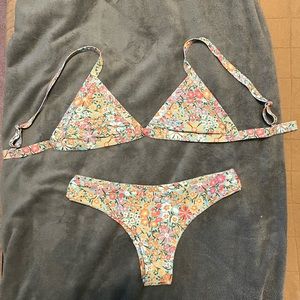 Kulani Kinis Floral Triangle Bikini Set - cheeky - sz medium EUC